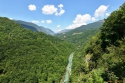 Visoko nad reko Taro.